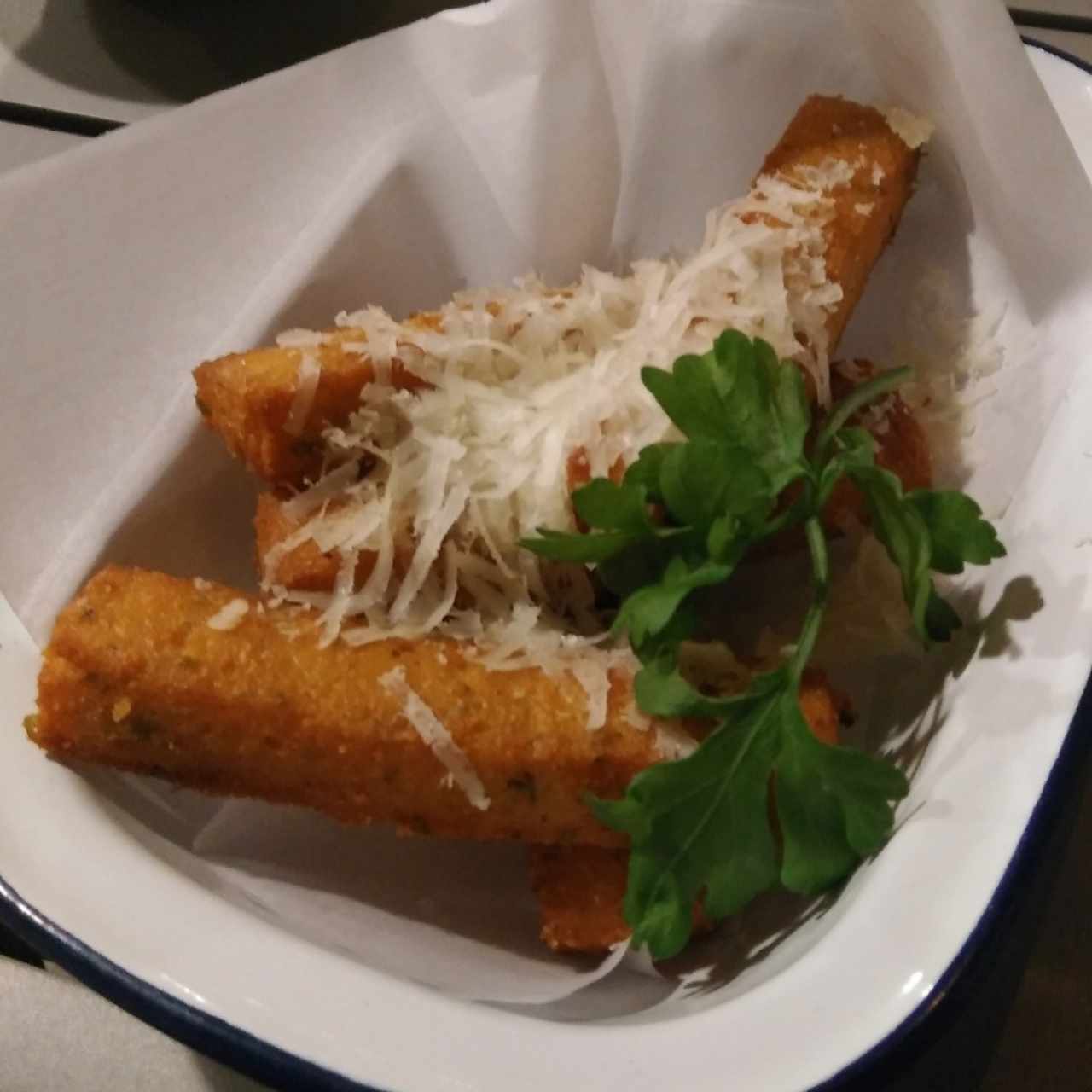 Polenta fritta. (Bastones fritos de harina de polenta.)