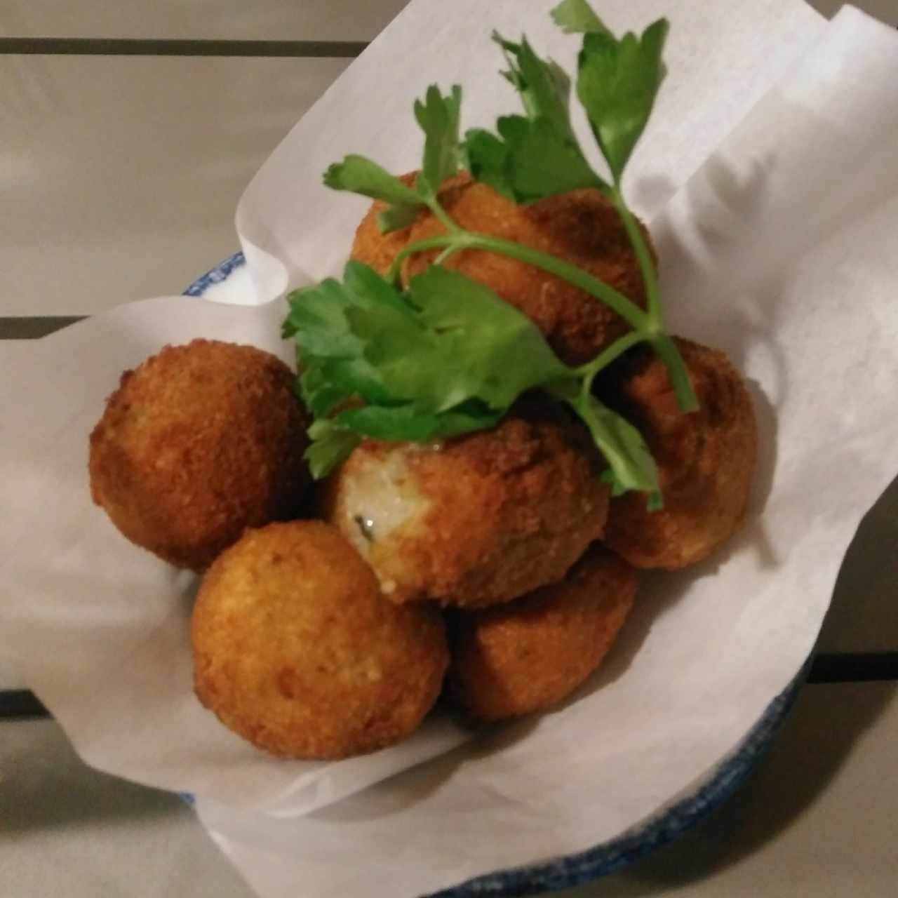 Polpetta di pesce. (Croquetas de pescado.) Esta entrada la recomiendo.