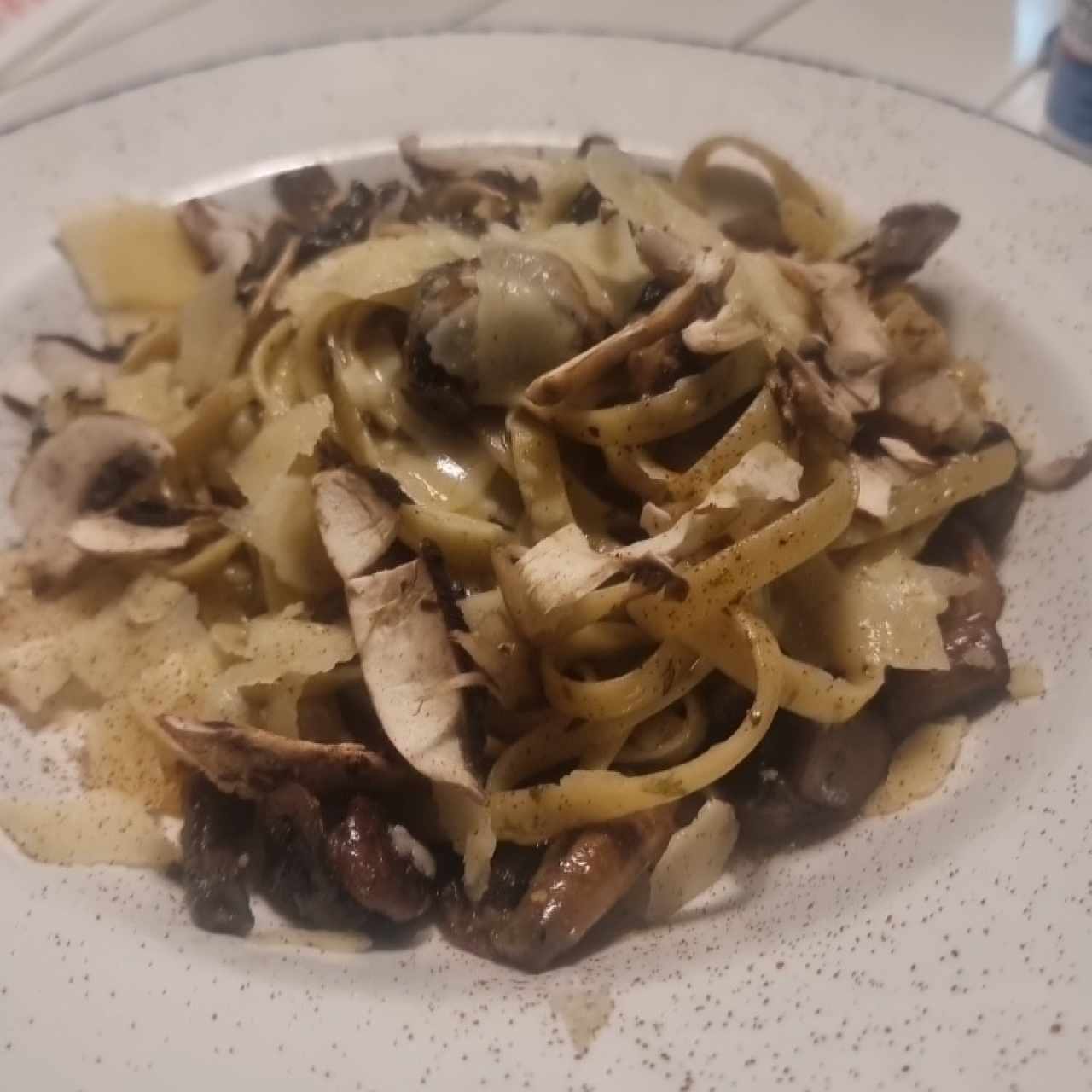 Fetuccini Aglio, Olio,Funghi E Pepperoncino