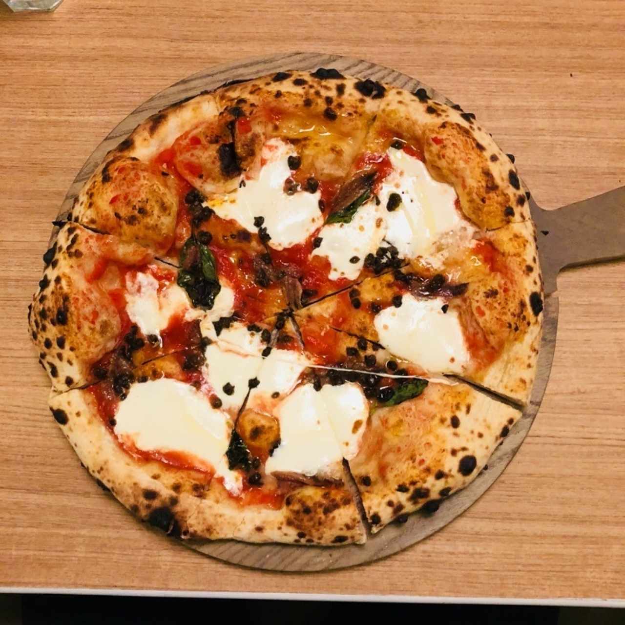 Margherita Napolitana con extra de anchoas y alcaparras - MEGA RECOMENDADA