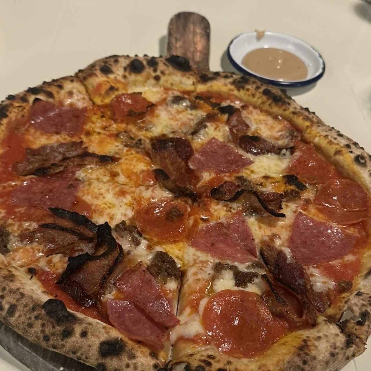 Pizzas Tradicionales - Pizza Carnivor