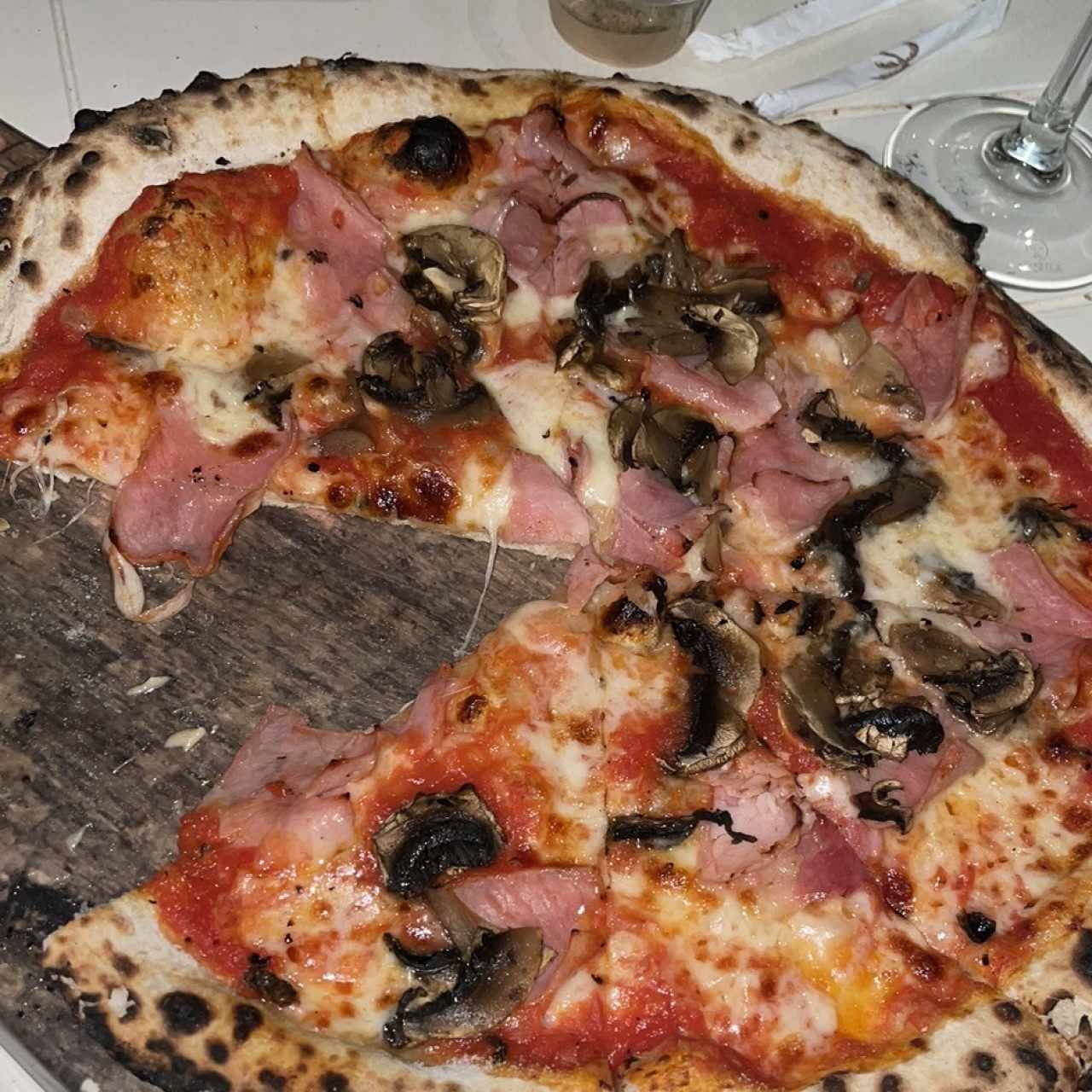 Pizzas Tradicionales - Pizza Prosciutto Funghi