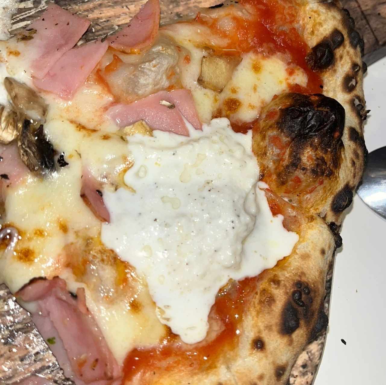 Piezas Tradicionales - Pizza Prosciutto Funghi