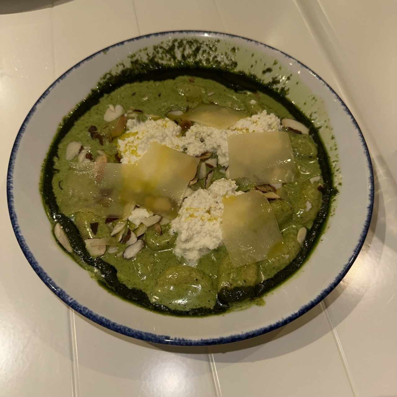 Ñoquis con pesto 