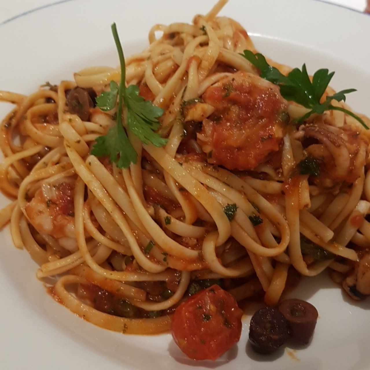 Linguini frutos del mar