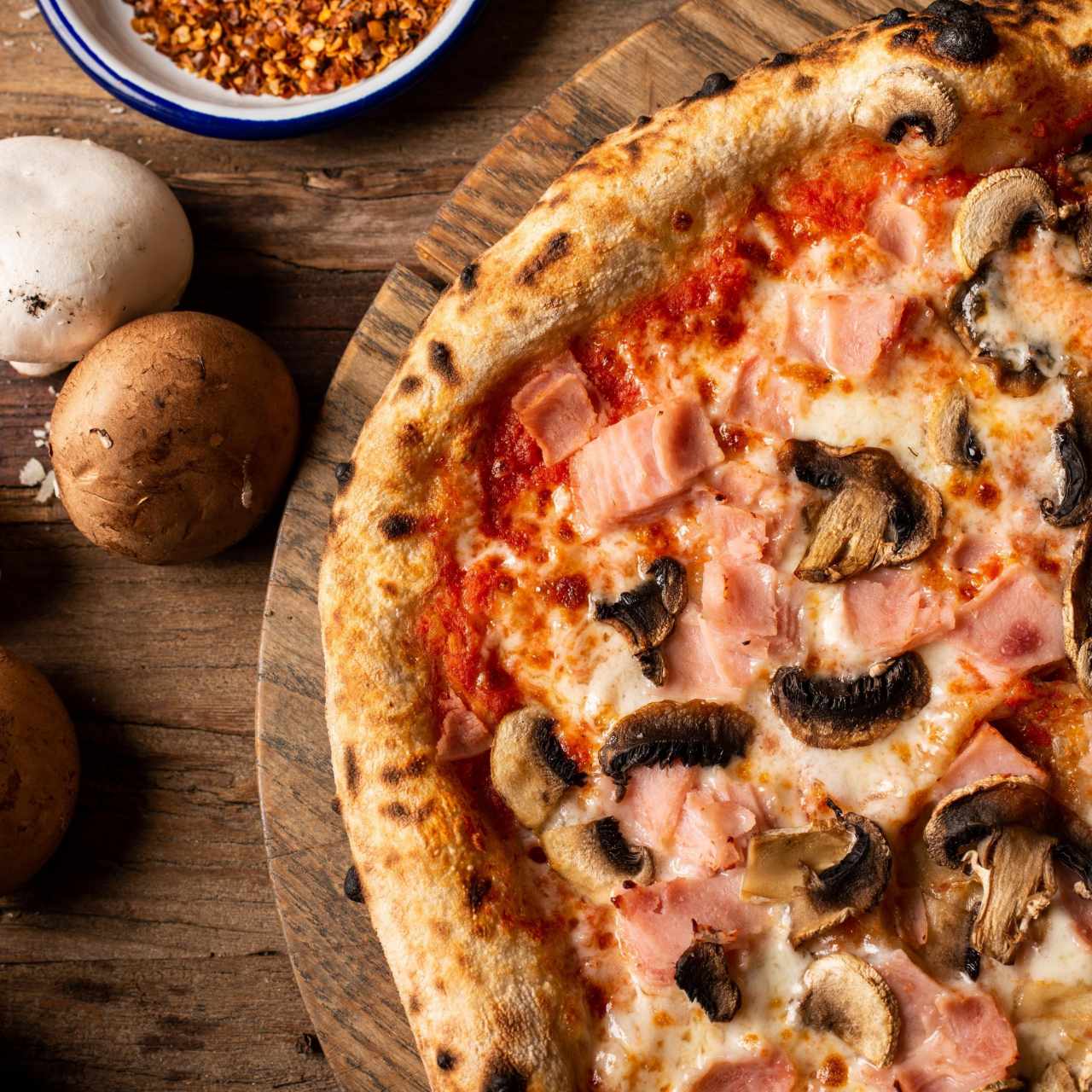 Pizza Prosciutto Funghi