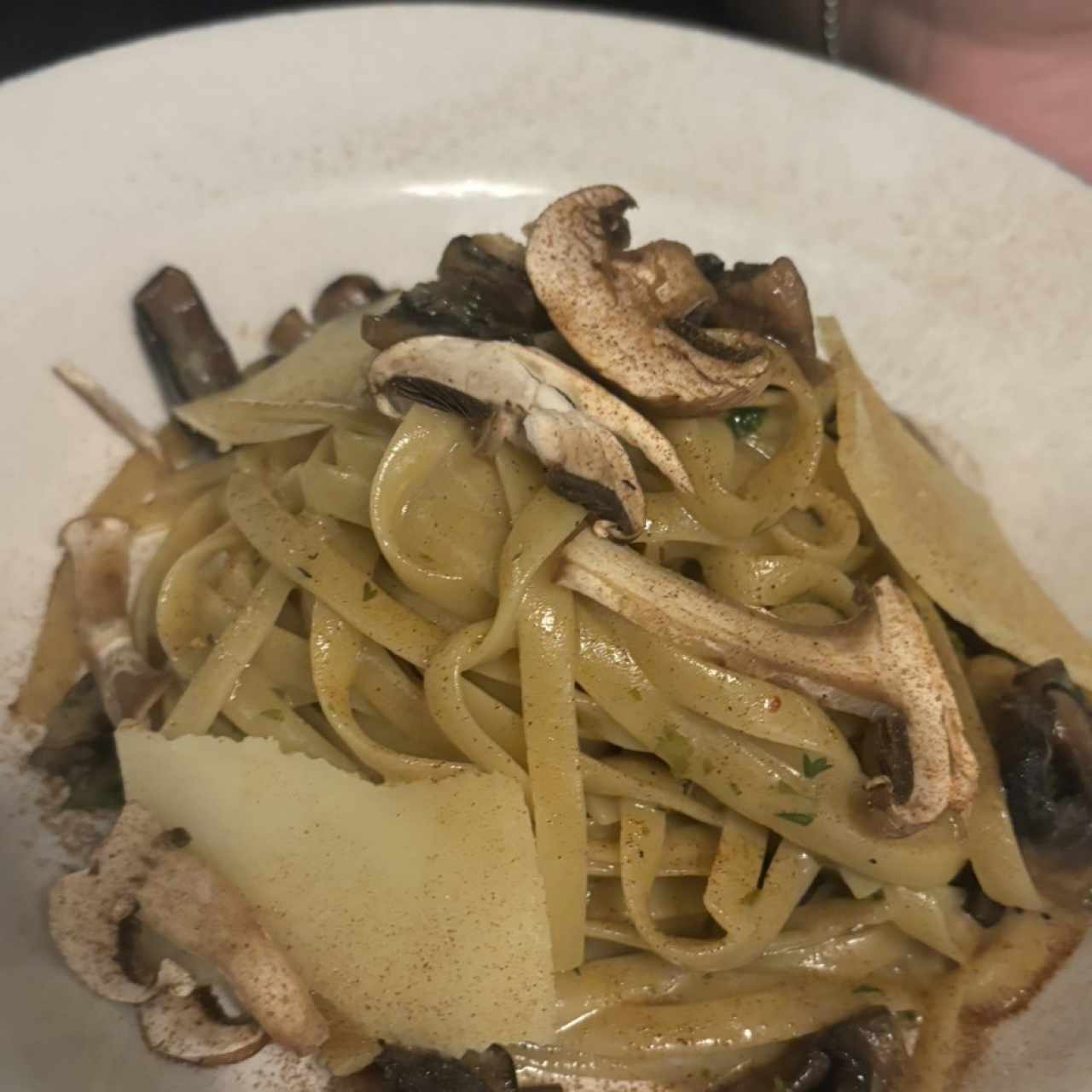 Fetuccini Aglio, Olio,Funghi E Pepperoncino