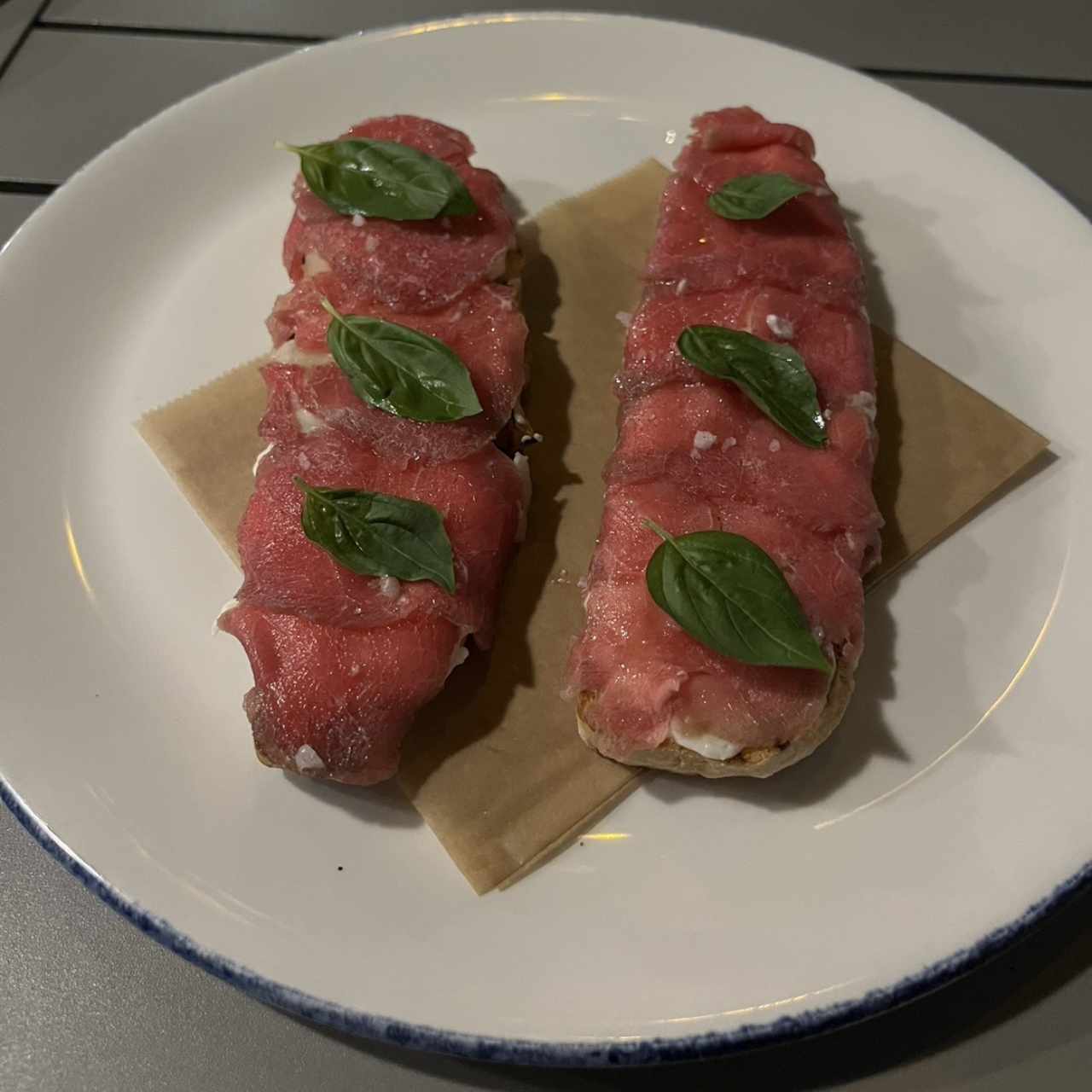 Crostini Di Carpaccio Al Tartufo