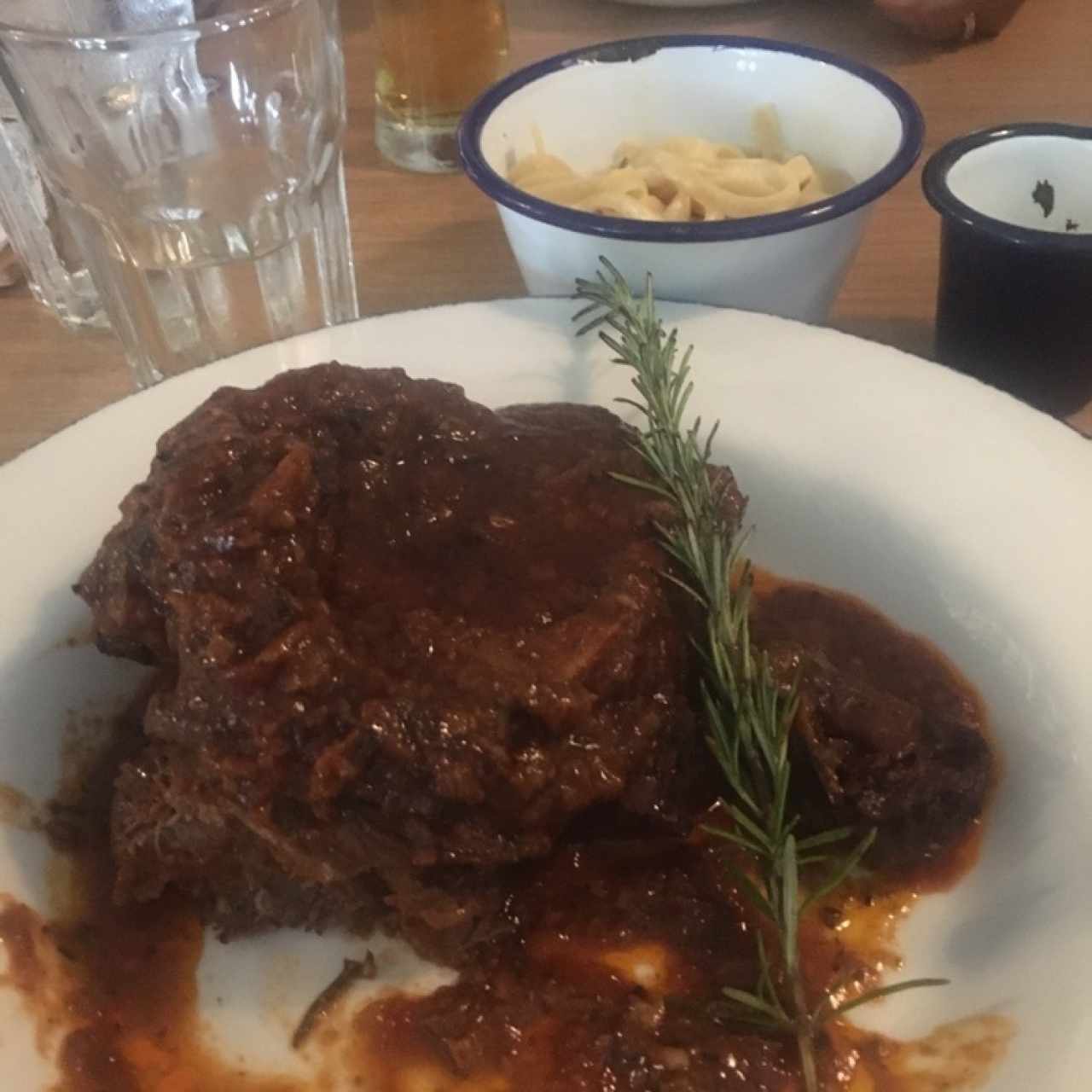 ossobuco en dalda con pasta