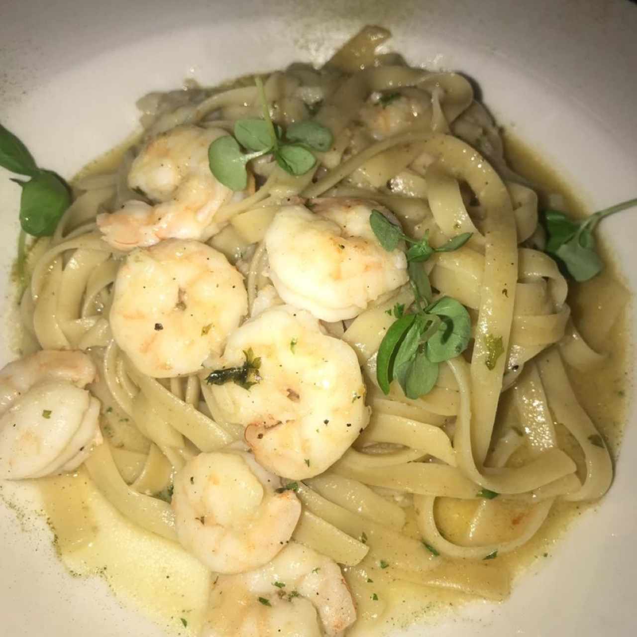 fettucini con camarones