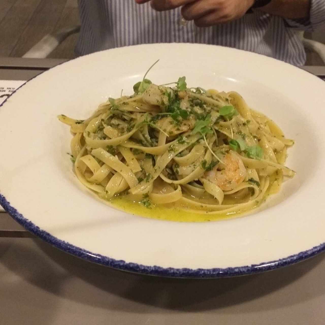 pasta al óleo con camarones