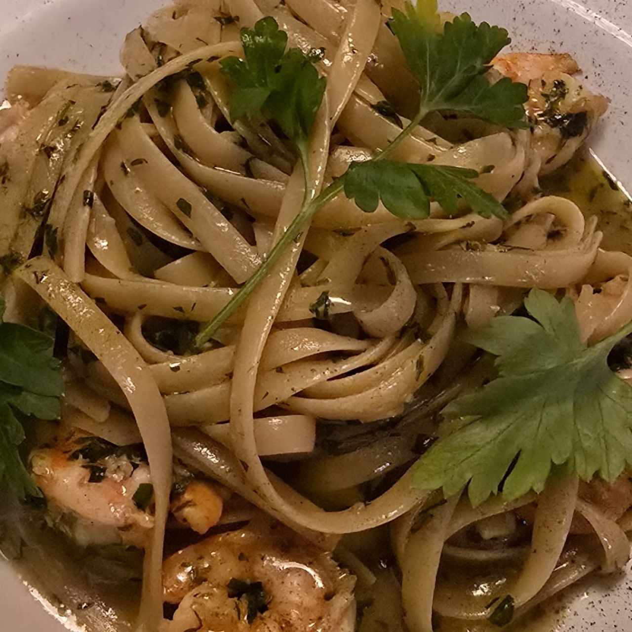 Fetuccini Aglio, Olio E Gamberetti