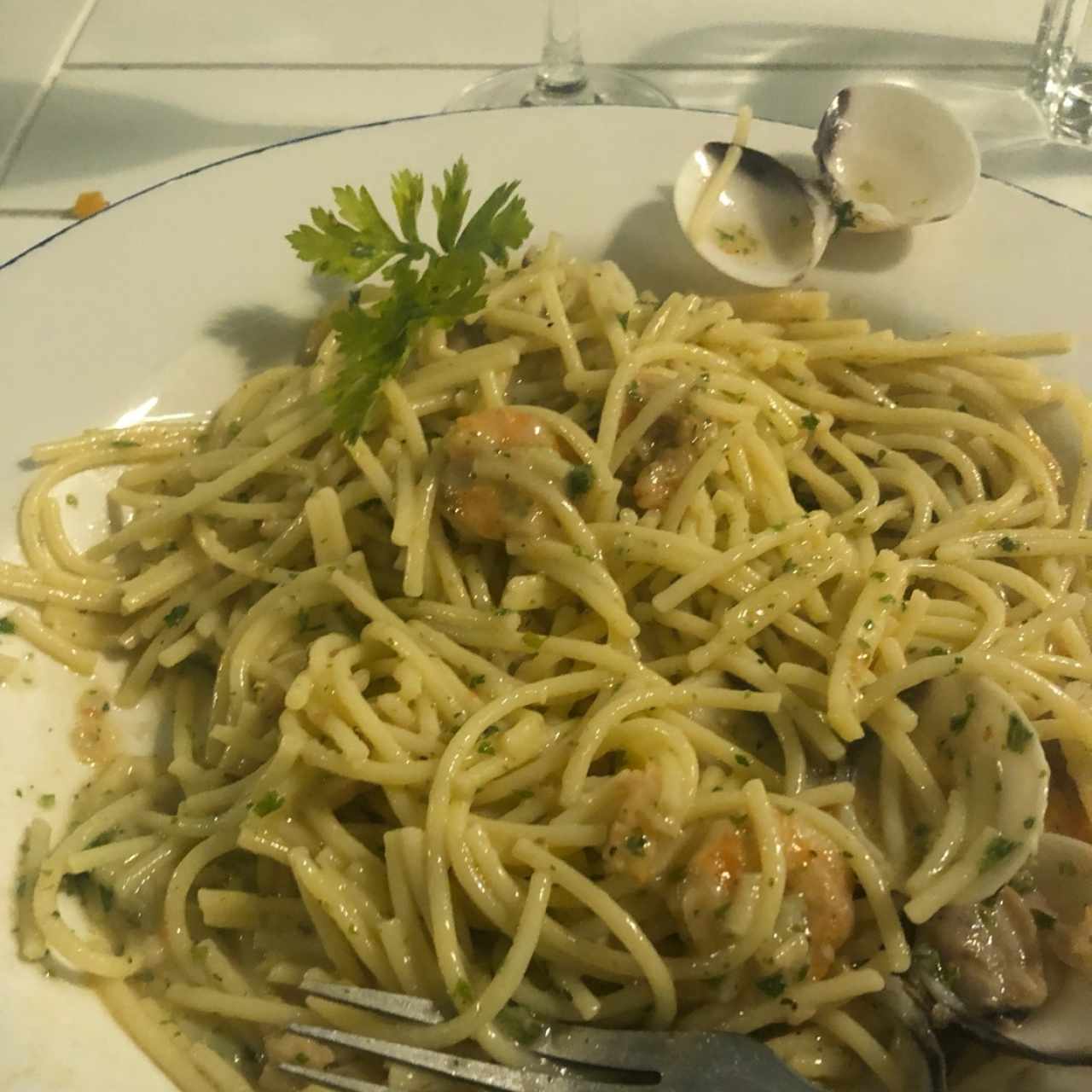 Trágica pasta alle vongole CORTADA y demasiado cocida!!! 