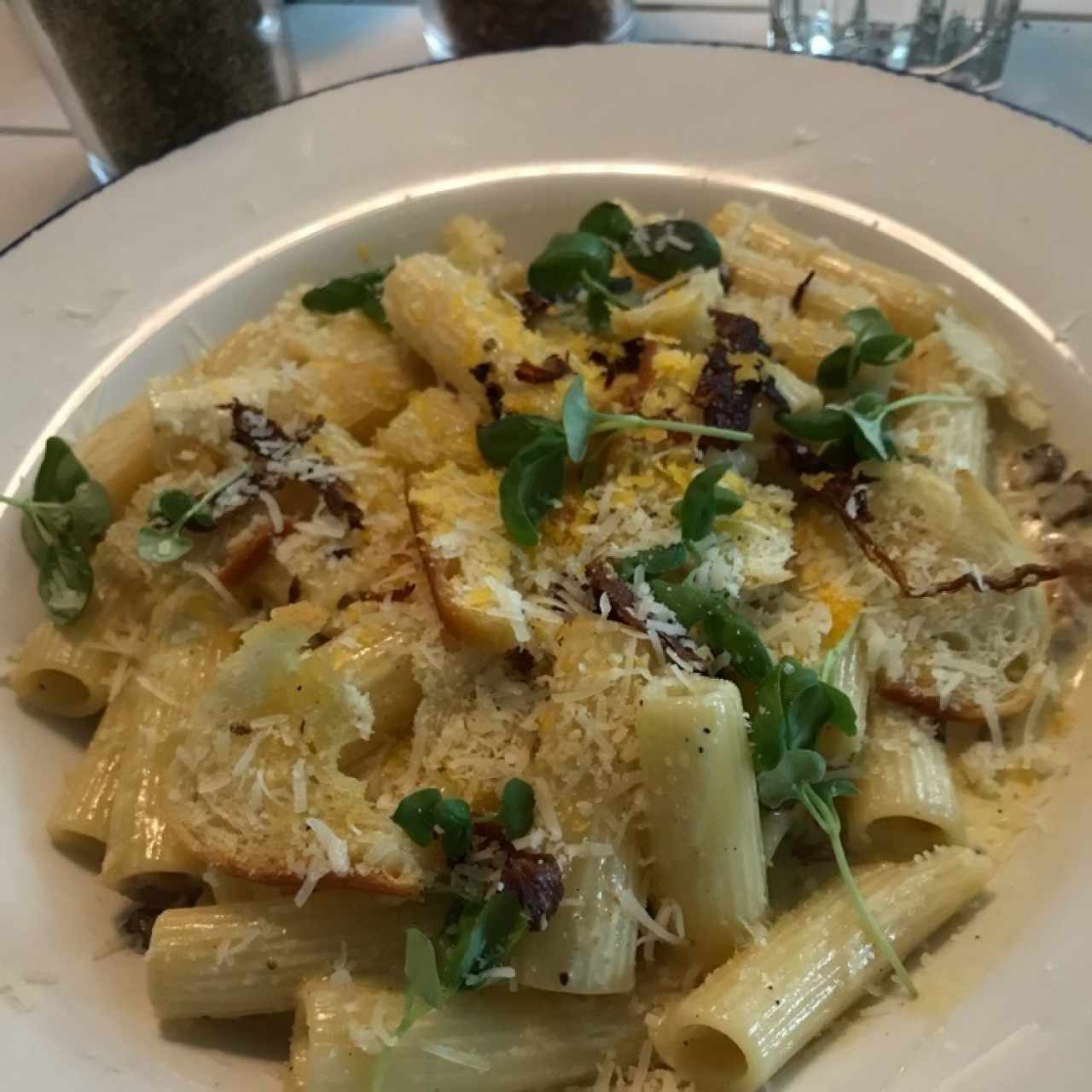 Penne con Salsa ni Alfreno, ni Carbonara