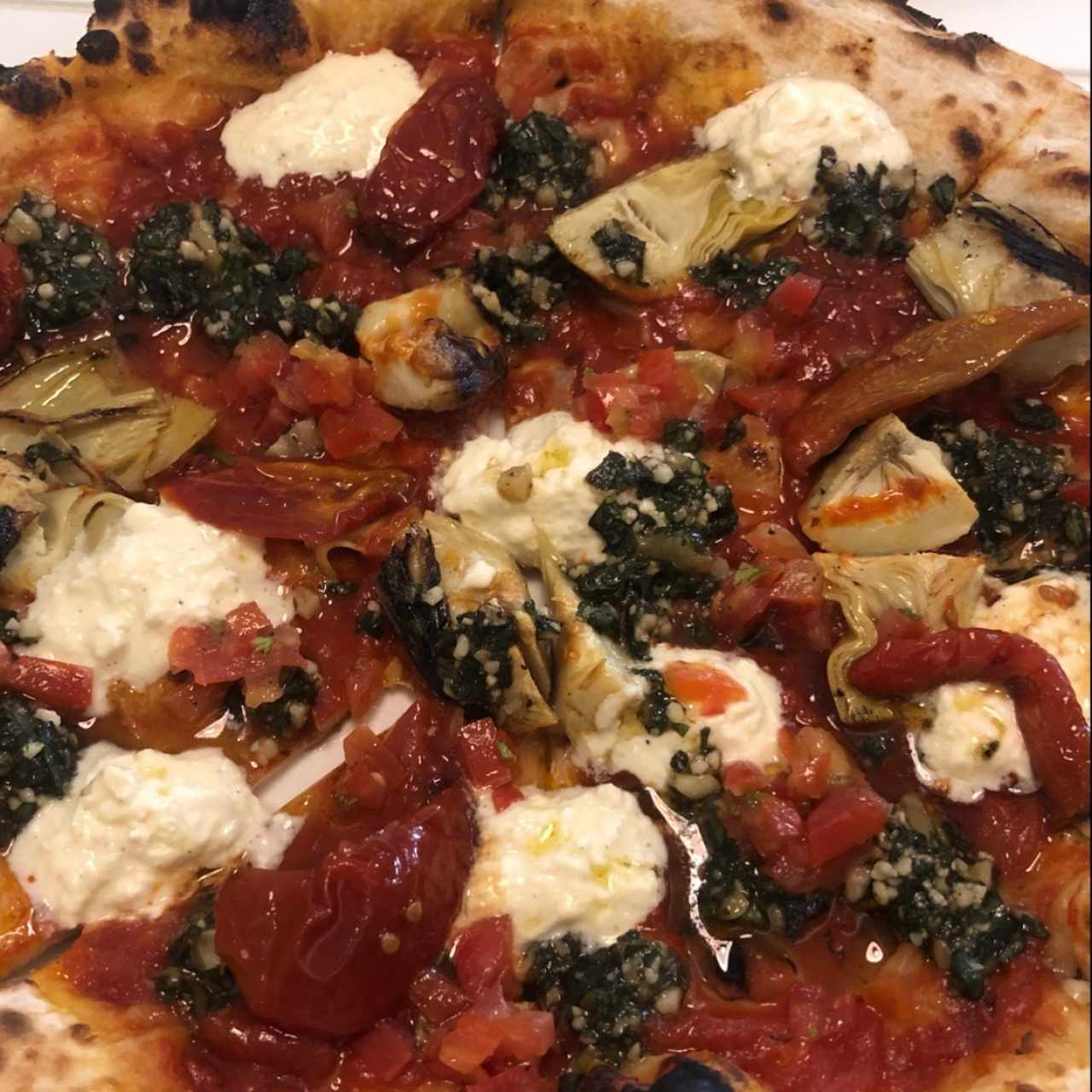 La Pizza Week. Deliciosa!!! tomate, requesón, pesto y una masa espectacular. Recomendada.