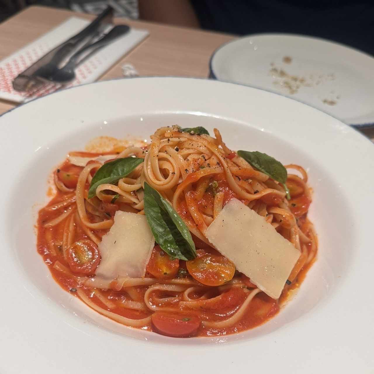 Linguini Al Filetto Di Pomodoro