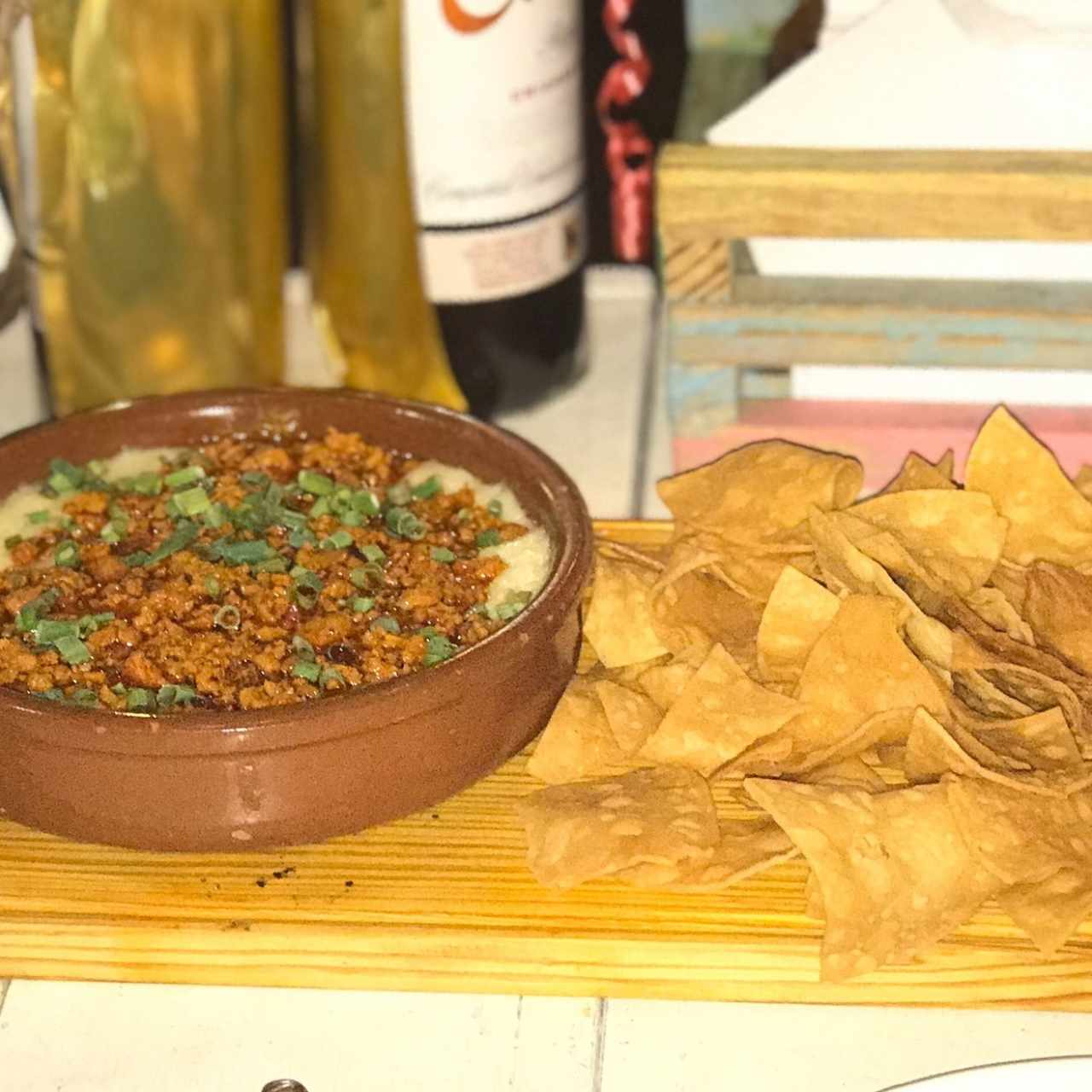 Queso fundido con chorizo