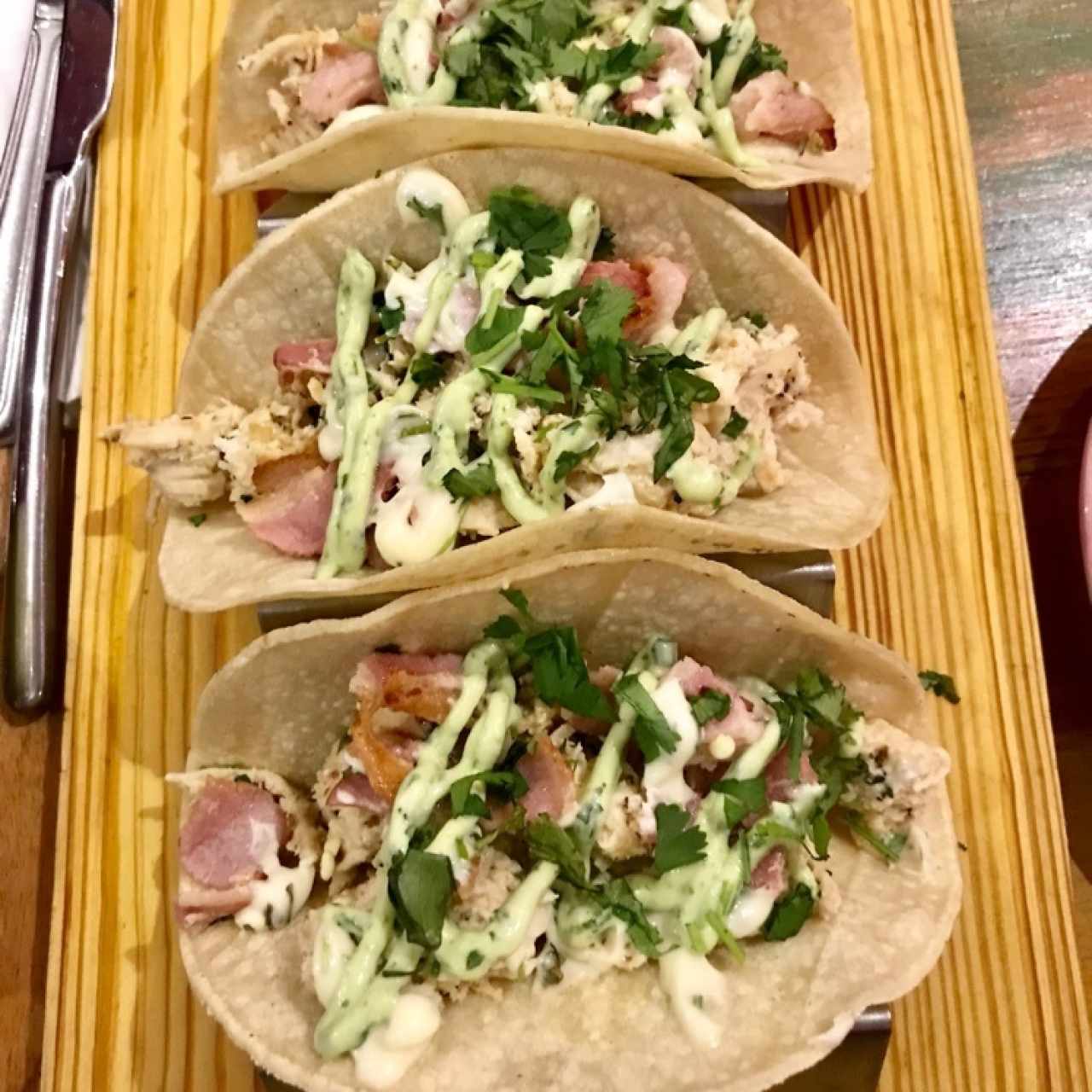 Tacos de pollo y tocino 