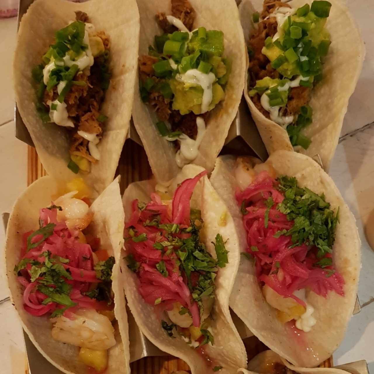 Tacos Juana mezclada y Juana Caribe