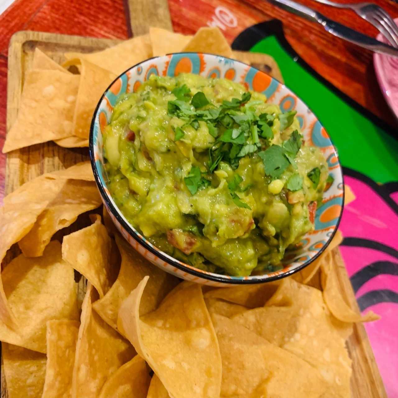 Totopos con Guacamole