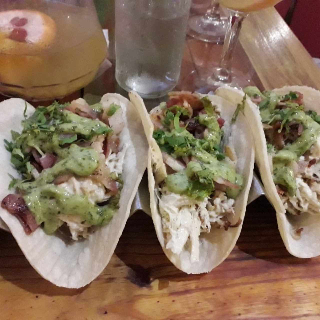 trío de tacos de pollo