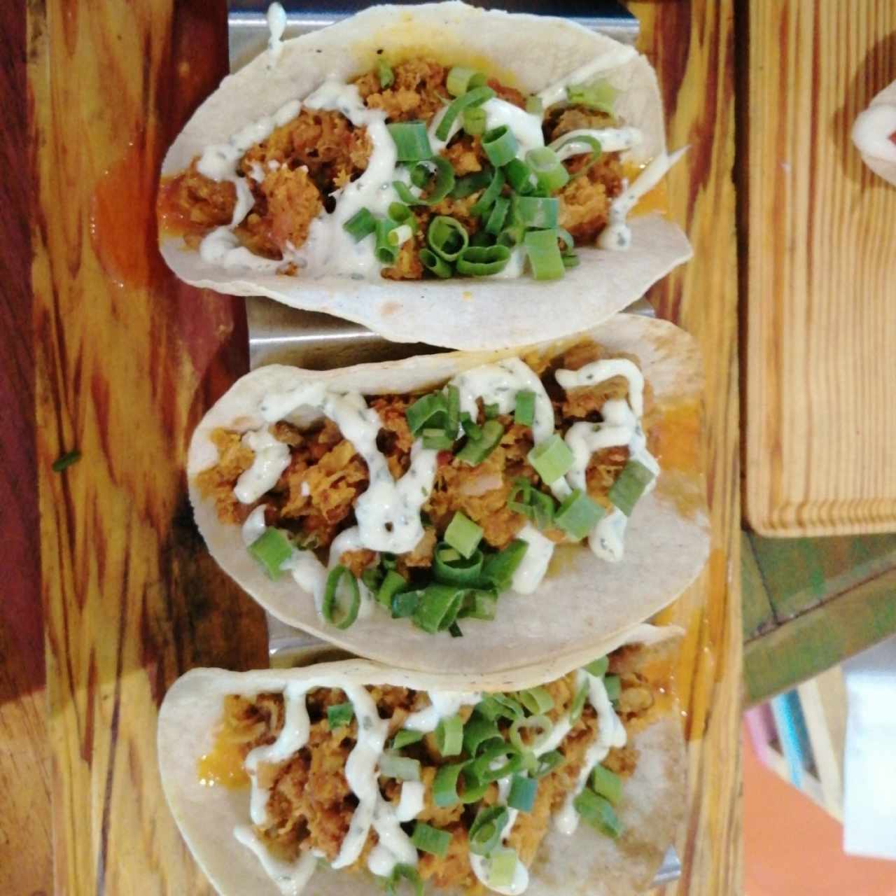 tacos de carne y pollo