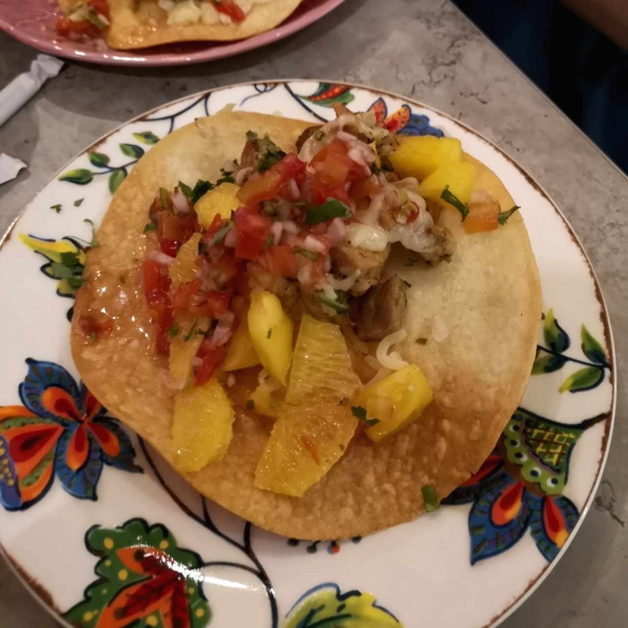 tacos de carne, naranja y queso