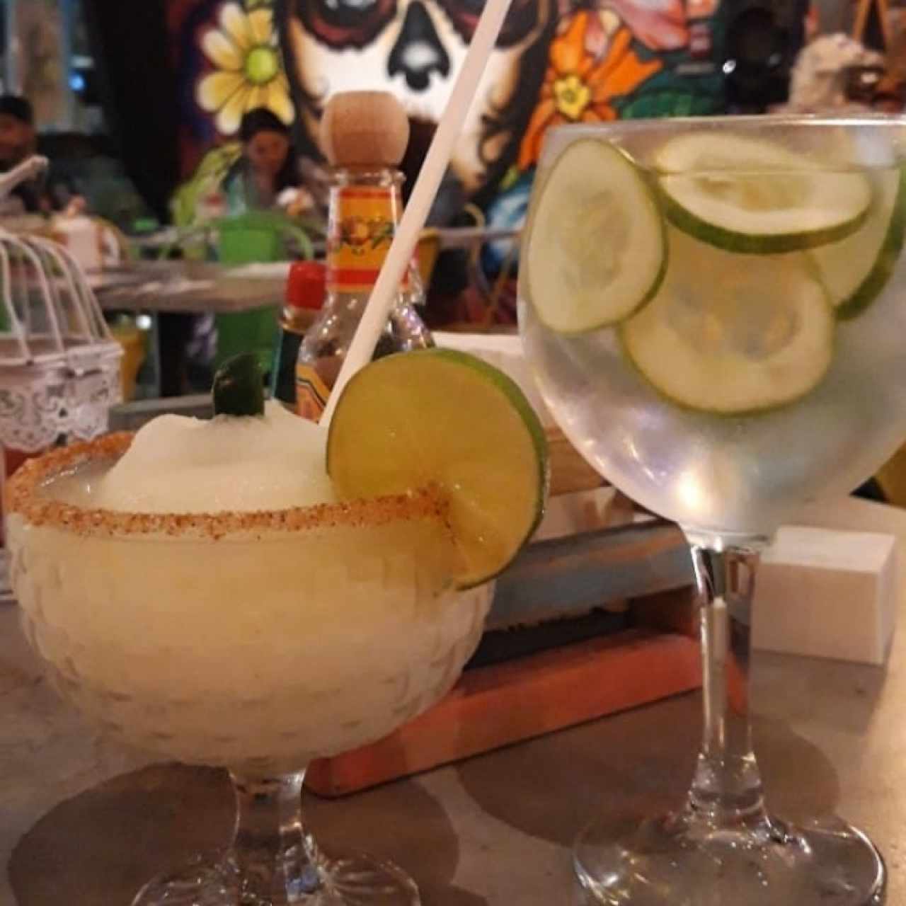 Gin tonic con pepino y fresas/Margarita Clásica