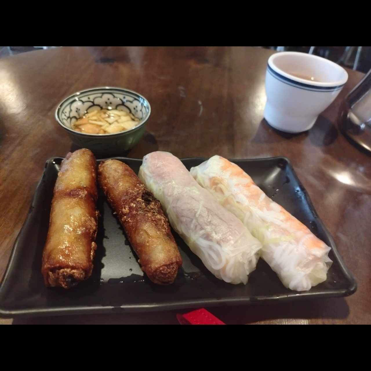 Rollo con vegetales y Wrap de camarones