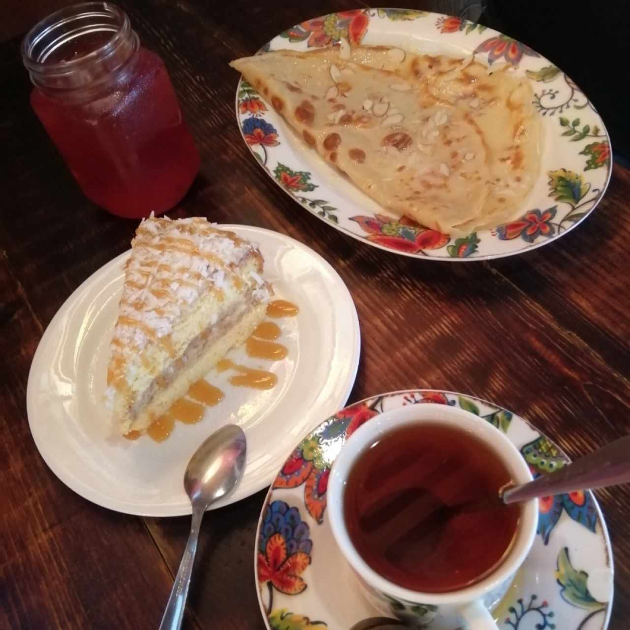 Torta de limón con coco y blin de leche condensada