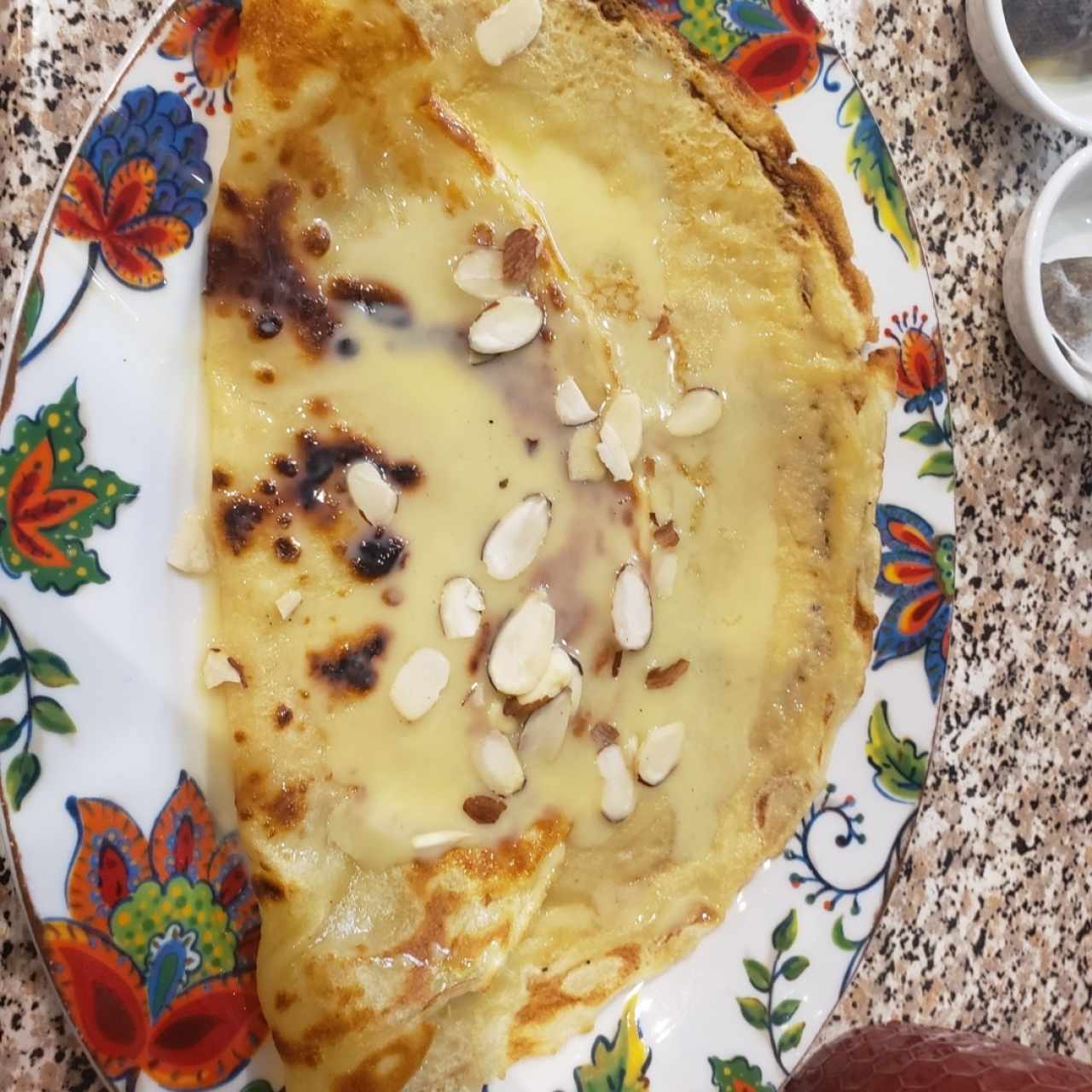 Crepe de Leche Condensada y Almendras