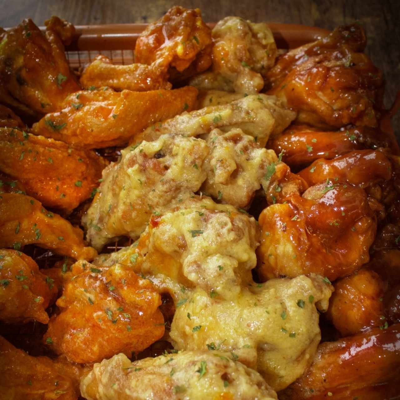 wings de 24 salas curry buffalo y chili dulce