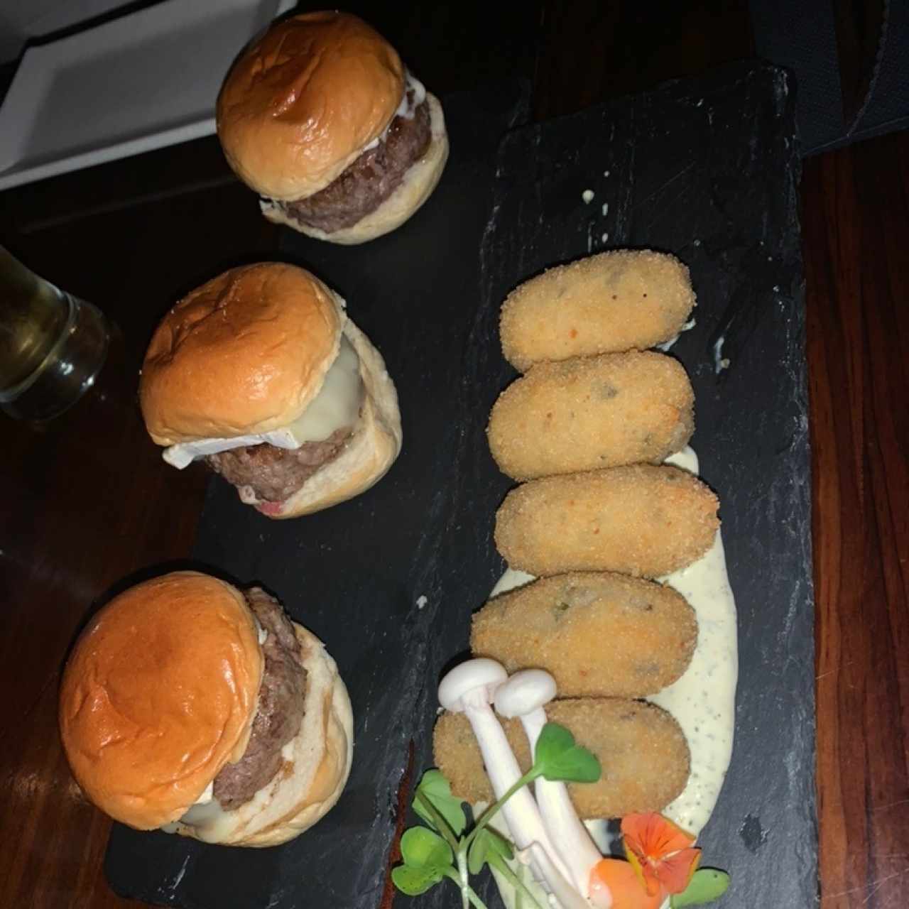 EXPERIENCIA MALO - Croquetas De Hongos y Sliders de 🍔