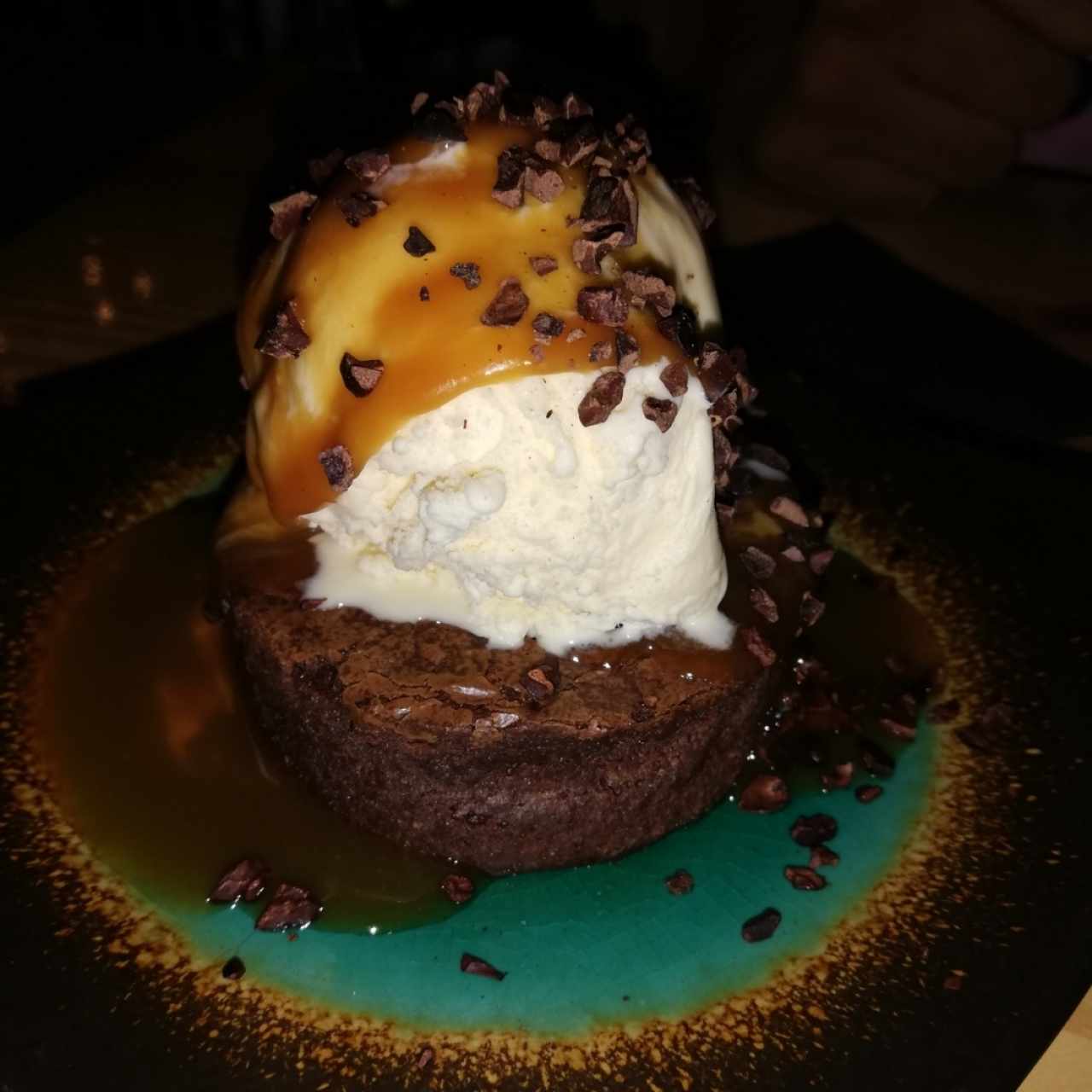 POSTRE MALO - BROWNIE CON HELADO