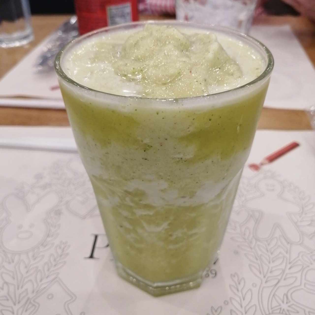 Jugo de piña con hierba Buena