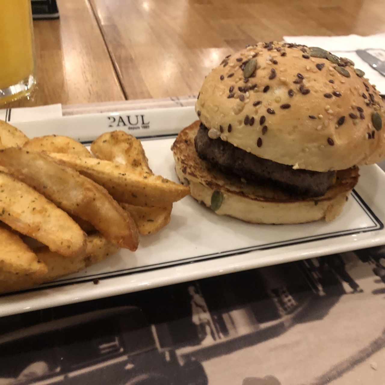 Hamburguesa menú infantil 