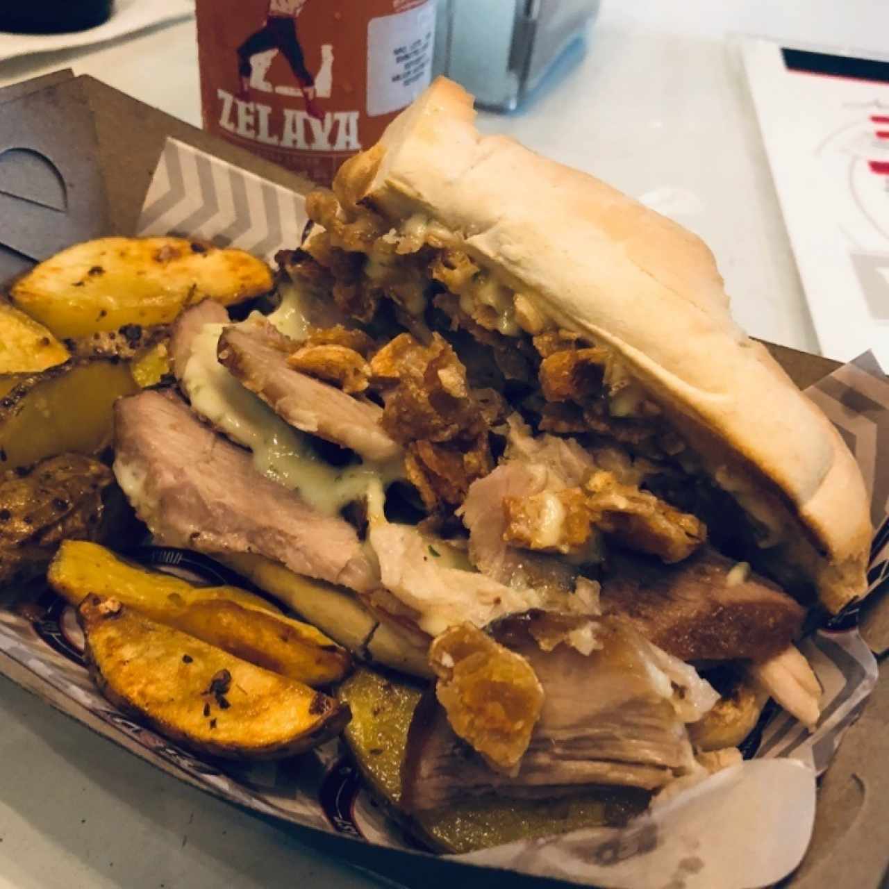 SANDWICHES - Sándwich Pernil