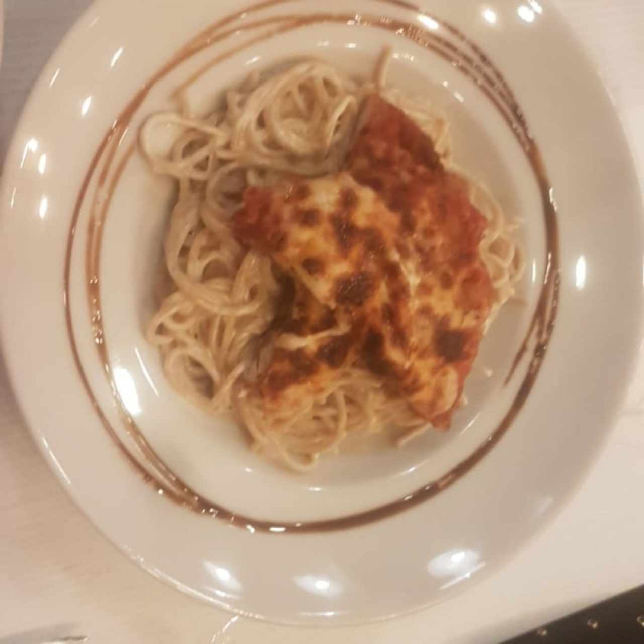 pollo a la parmesana y pasta integral