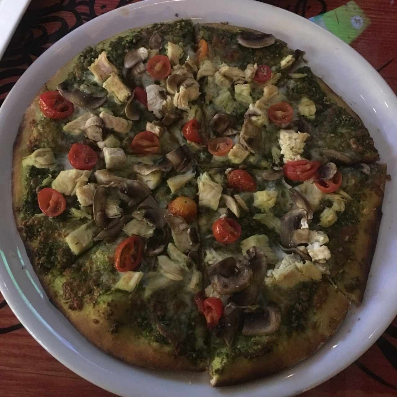 pizza pollo con pesto de albahaca 