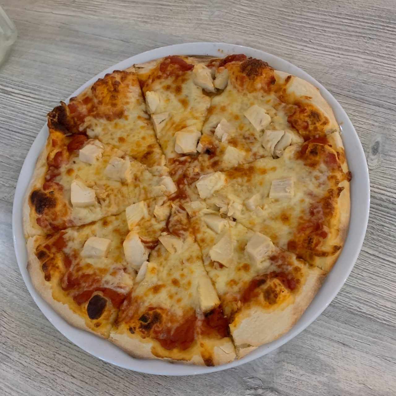 Pizza margarita con pollo 