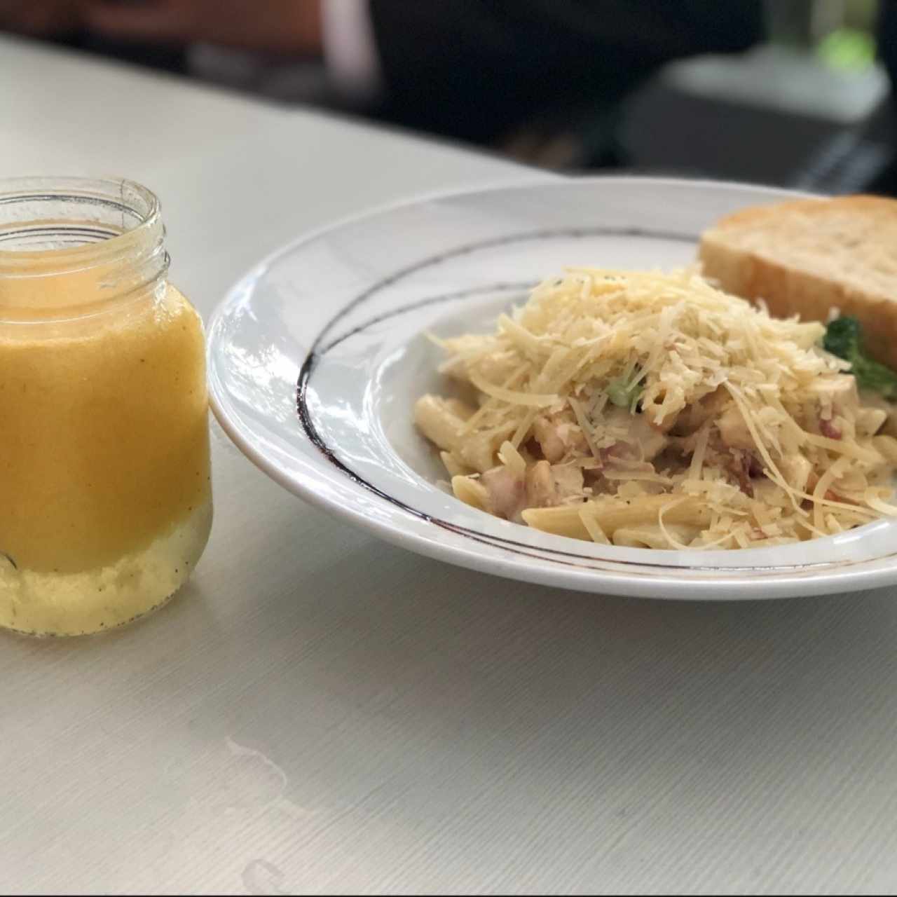 pasta carbonara con brocoli