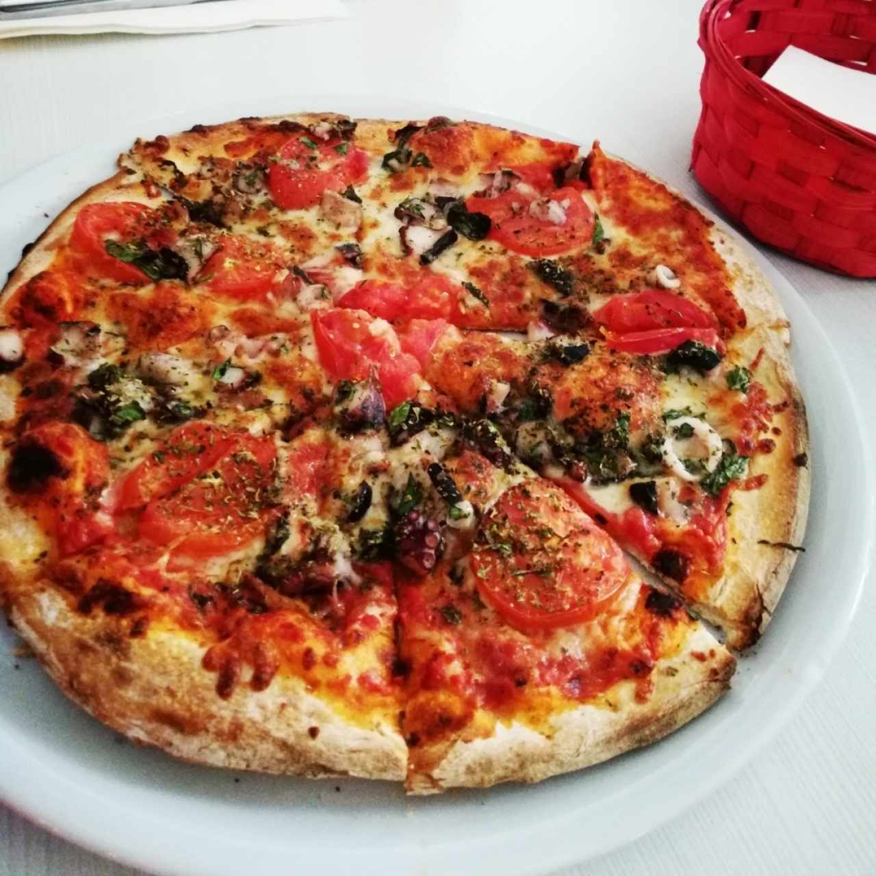 Pizza con Pulpo al Ajillo