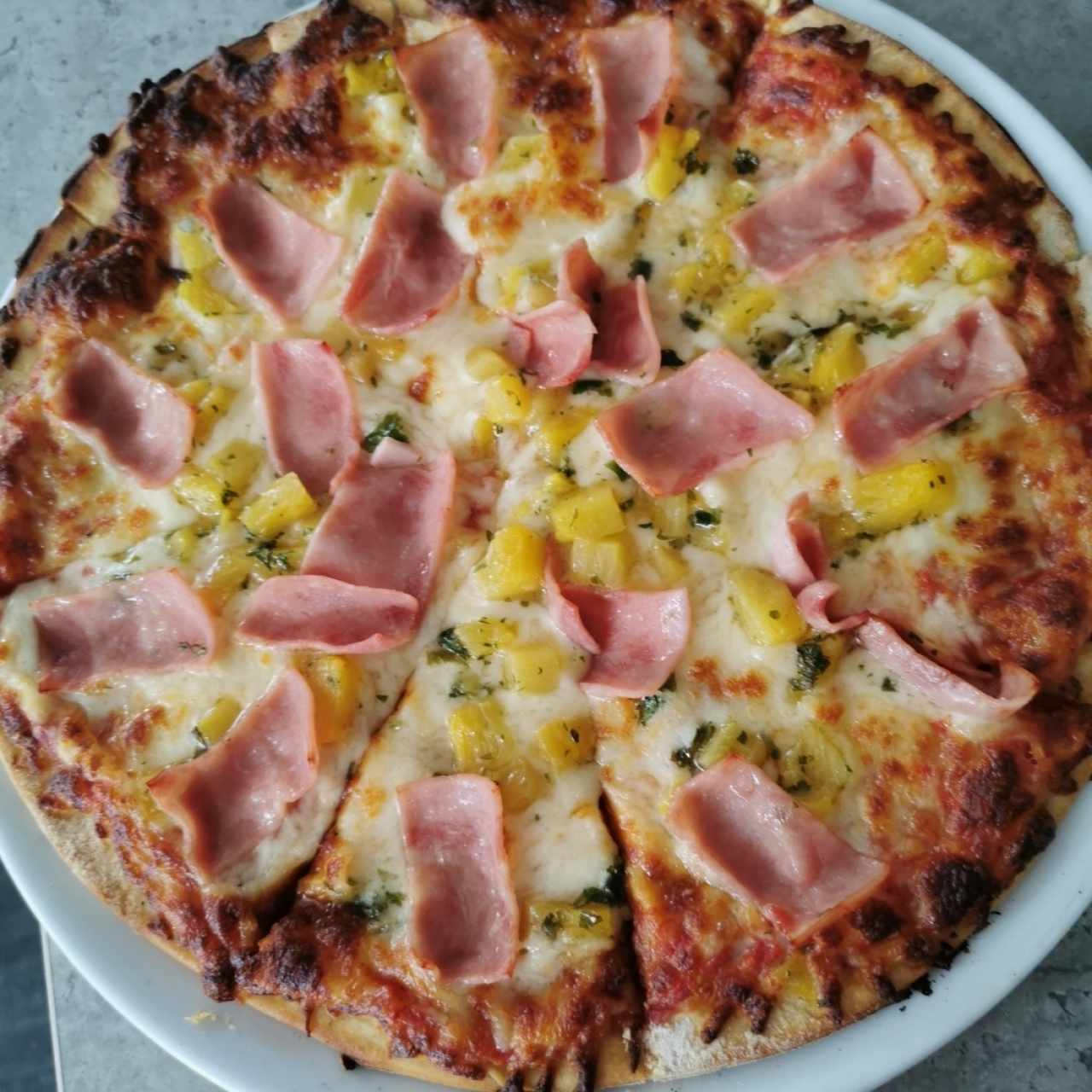 Pizza hawaiana (Jamón y piña) 