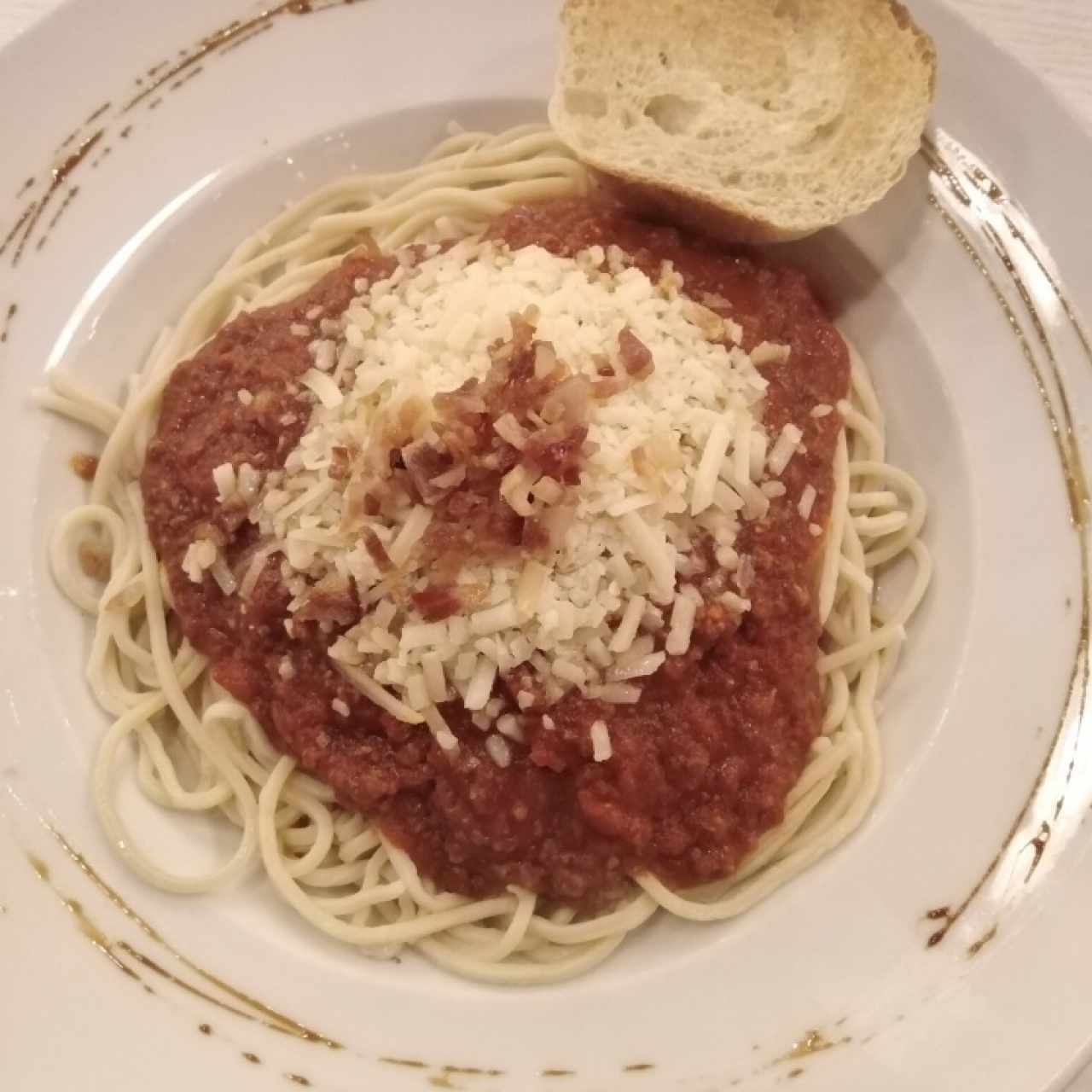 Bolognesa estilo tradicional 