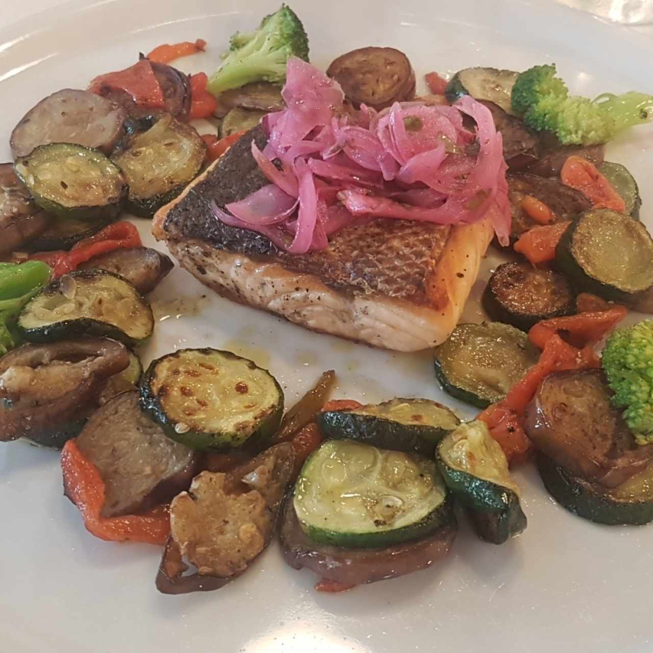 salmón con vegetales