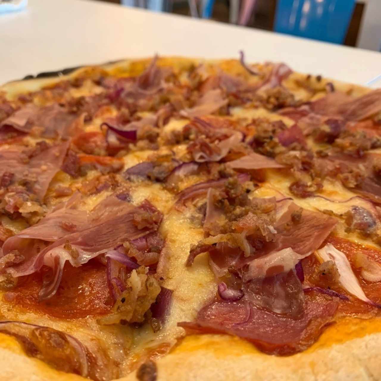 pizza de 4 carnes (o algo así) muy buena