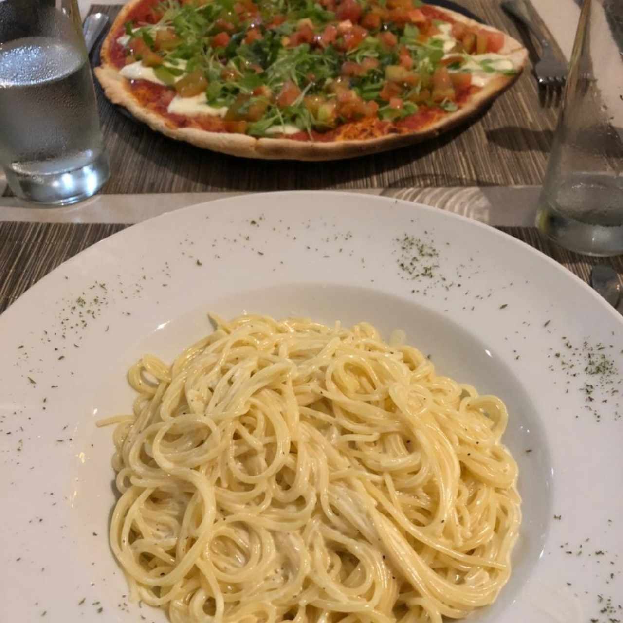 SPAGUETTI CACIO E PEPE