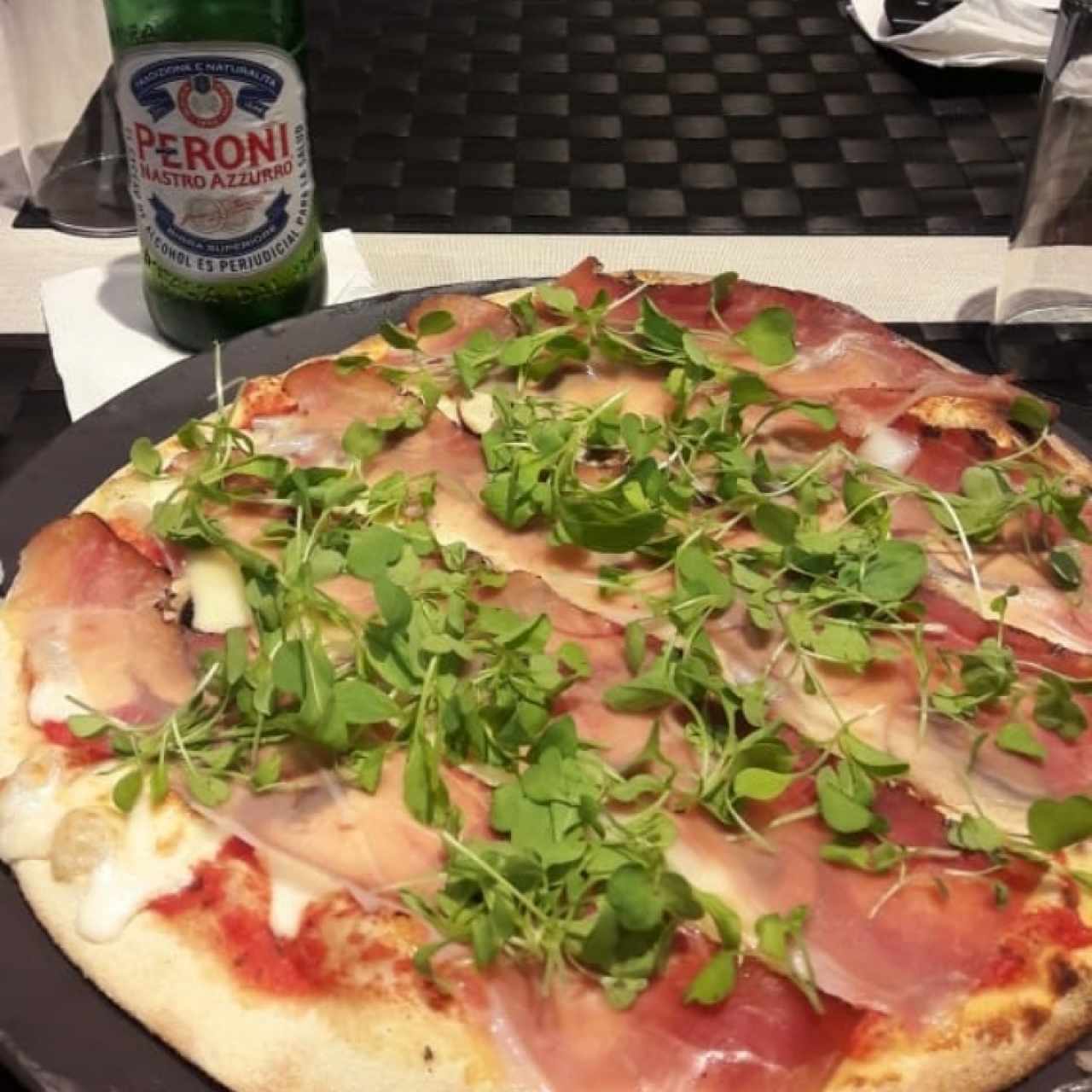 Pizza speck y rucola