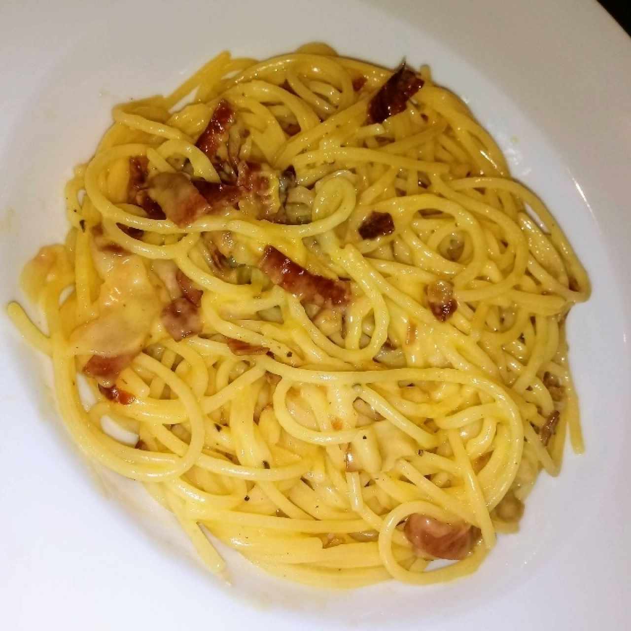 Spaghetti a la carbonara