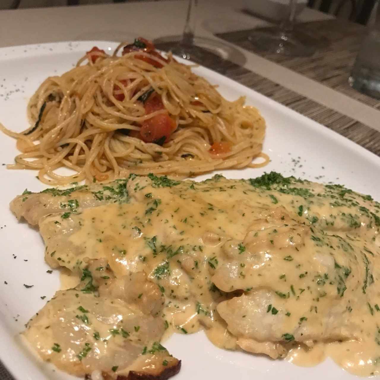 Halibut com pasta al olio